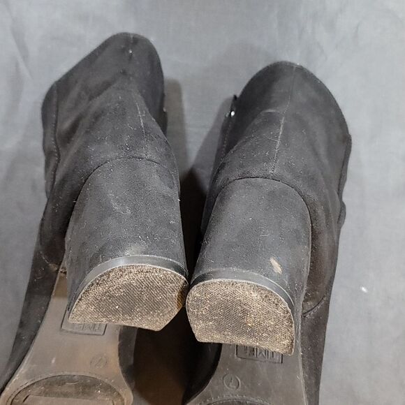 TIME&TRU ROUND TOE SIDE ZIPPER CLOSURE ANKLE BOOTIES - Picture 14 of 15